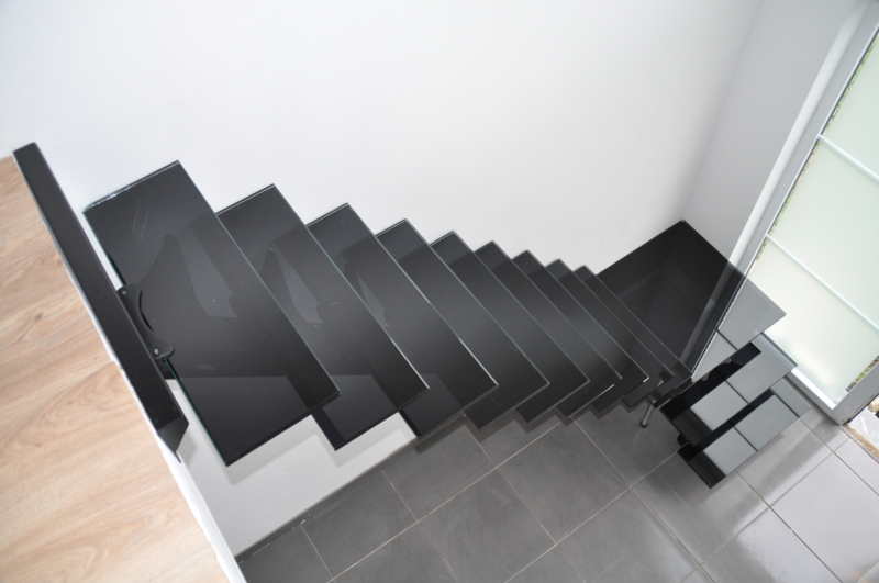 ступени лестницы из металла фото